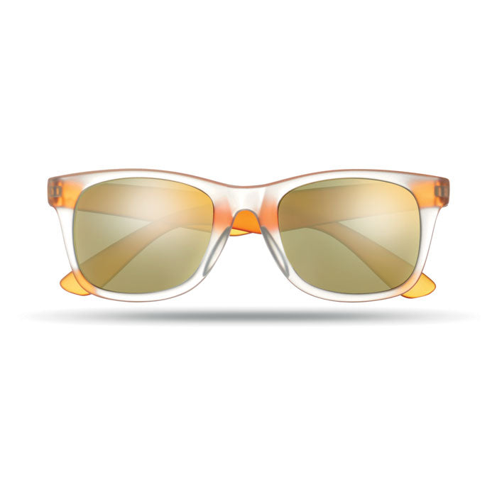 Sunglasses with mirrored lense