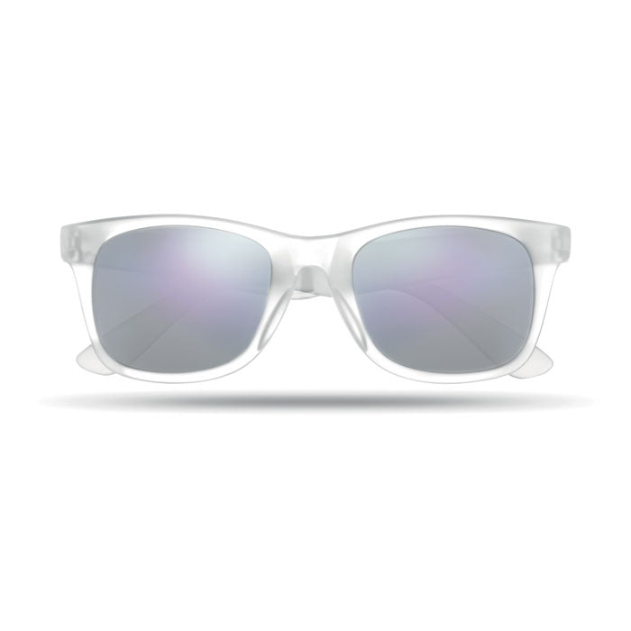 Sunglasses with mirrored lense